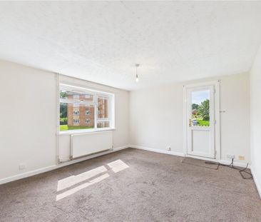 Hunters Hill, Burghfield Common, Reading, Berkshire, RG7 - Photo 2
