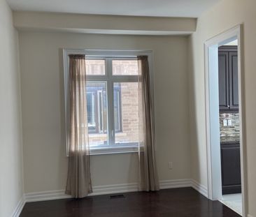 For Lease - 119 Hackwood Crescent, Aurora, Ontario - Photo 4