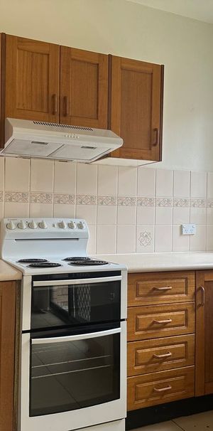 Situated in the heart of Penrith this perfect sized 2 bedroom unit is located only minutes away from Nepean Centro. - Photo 1