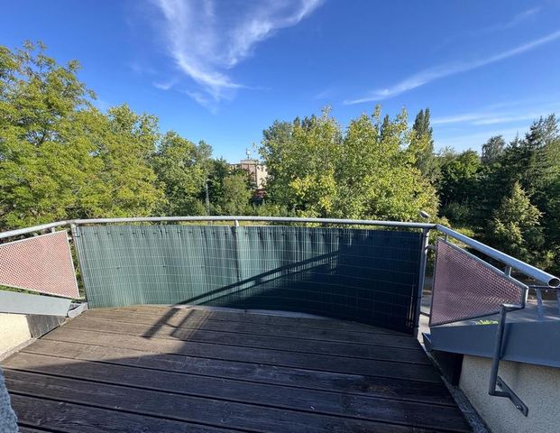 Helle Dachterrassenwohnung, Lift, TG-Stlp., EBK - Photo 1