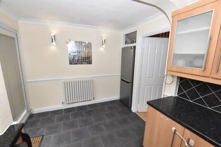 3 Bed Terraced House, Scott Close, RG4 - Photo 3