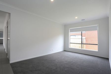 Luxury and spacious family home! - Photo 3