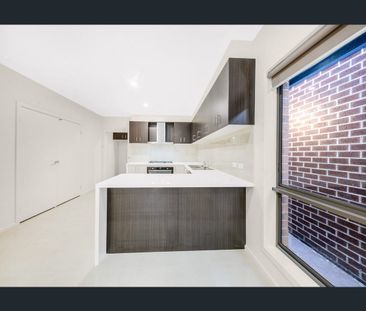 For Lease - Modern Family Living in a Quiet, Convenient Wyndham Val... - Photo 1