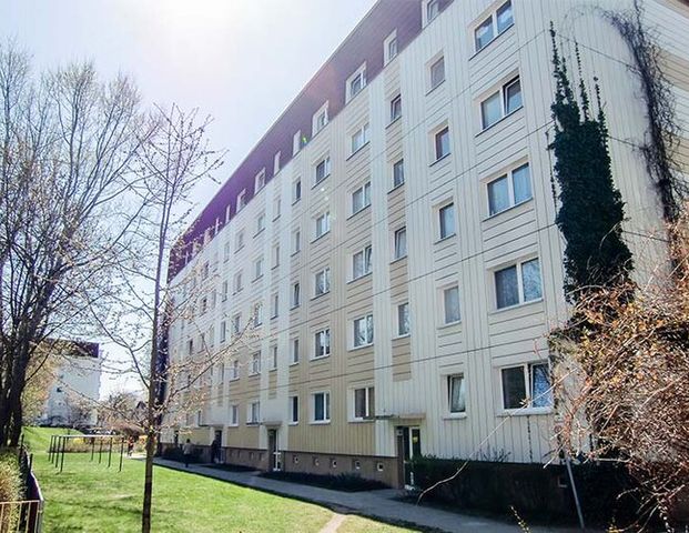 Unsere kleine Familienwohnung mit Ausblick - Photo 1