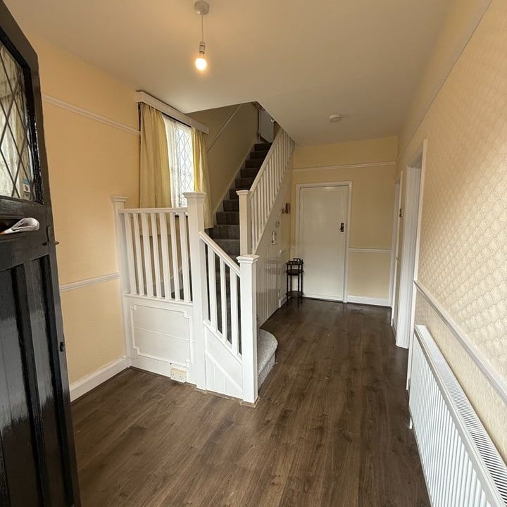4 Bed Semi-Detached House, St. Johns Road, IG2 - Photo 1