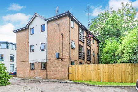 1 bedroom property to rent Clifton Road, Kingston upon Thames, KT2 - Photo 2