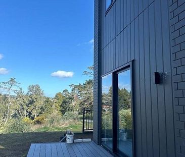 Scenic Views & Modern Comfort– Near New Flat Bush - Photo 3