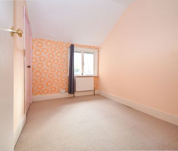 3 bedroom end terraced house to rent, - Photo 3