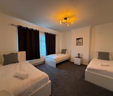 Green Lane, Sunbury-on-Thames, Surrey,TW16 - Photo 6