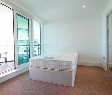 St. George Wharf - Photo 3