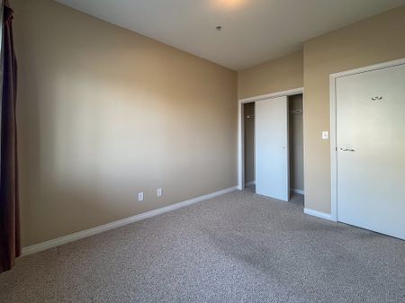 Spacious 1 Bed + Den In Clareview | Ac & Underground Parking | Heat & Water Included - Photo 5