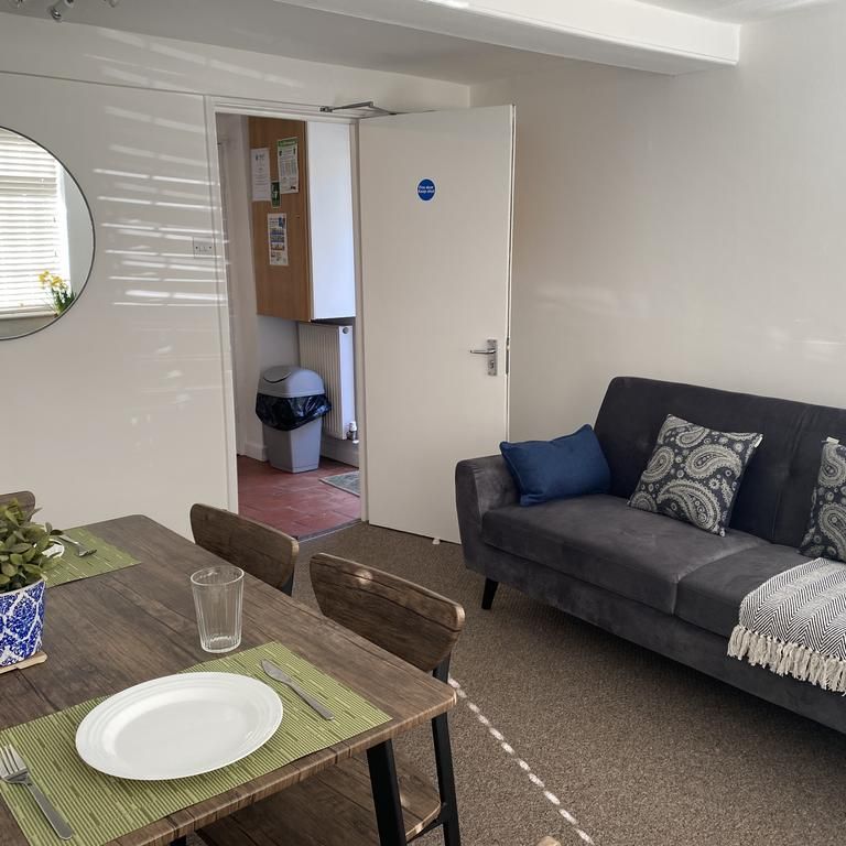 4 bedroom flat share to rent - Photo 1