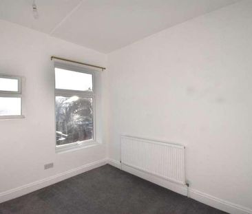 De La Pole Avenue, Hull, HU3 - Photo 2