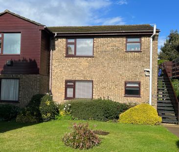 One Bedroom Ground Floor Maisonetter to let in Oakengrove Court, Hazlemere - Photo 1