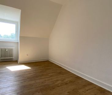 *** Charmante DG-Altbauwohnung! *** - Photo 2