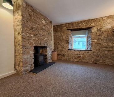 2 bedroom semi-detached house to rent - Photo 2