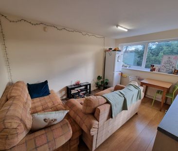 4 Bed Student Accommodation - Photo 2