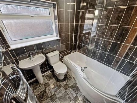 Solent Drive, Bolton, BL3 - Photo 5