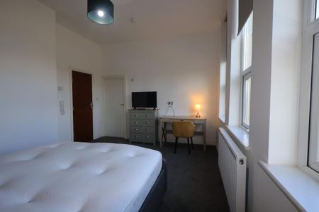 1 bedroom in a house share to rent - Photo 3