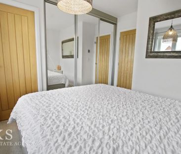 3 bedroom detached house to rent - Photo 2