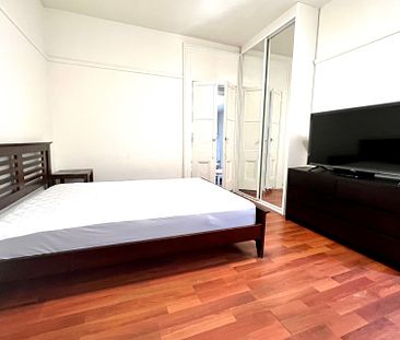 Furnished modern studio with own kitchen and bathroom in the heart of Bondi Junction - Call or email to book in viewing - Photo 4