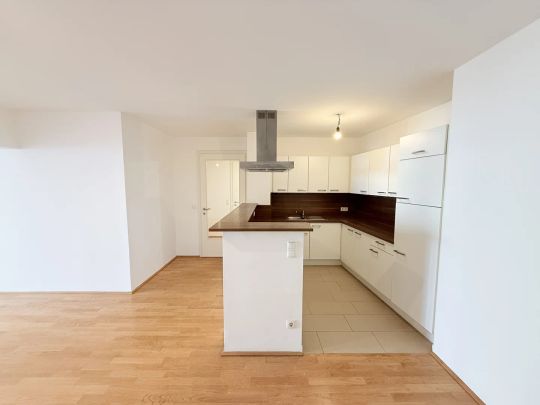 Geräumige 2-Zimmer Wohnung mit großem Wohnzimmer und begehbarem Kleiderschrank in urbaner Lage - Photo 1