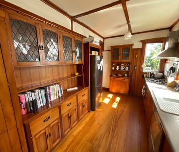 FAMILY LIVING CLOSE TO THE HOSPITAL - Photo 6