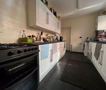 1 bedroom in a house share to rent - Photo 5