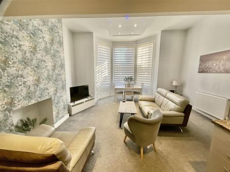 27 Prince Of Wales Terrace, YO11 2AN, Scarborough - Photo 3