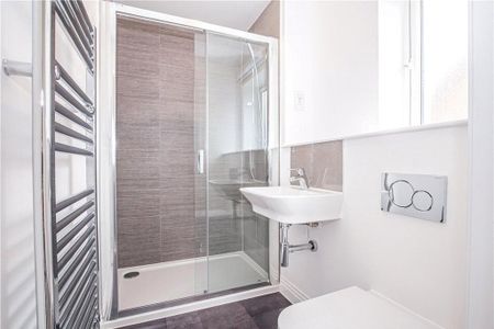 3 bedroom semi-detached house to rent - Photo 3