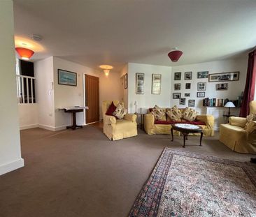 3 bedroom semi-detached house to rent - Photo 4