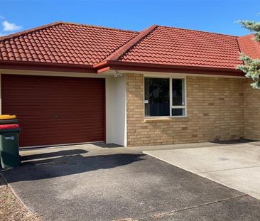 3 Bedroom Brick and Tile! - Photo 4