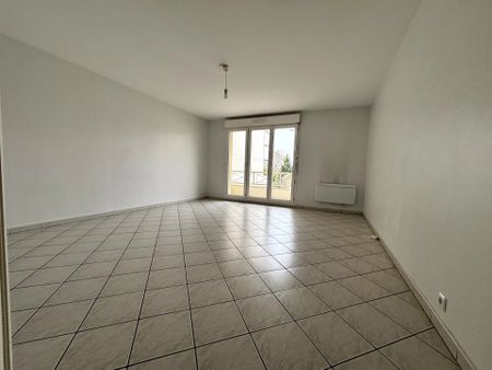 Location Appartement 3 pièces 67m² NEUILLY PLAISANCE 93360 - Photo 4