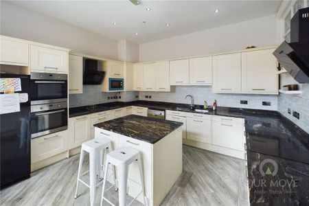 1 bedroom in a house share to rent - Photo 3