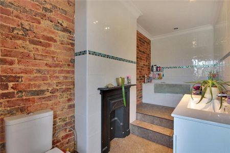 2 bedroom village house to rent - Photo 4
