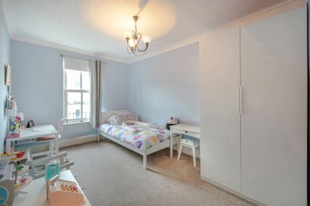 4 bedroom mews to rent - Photo 5