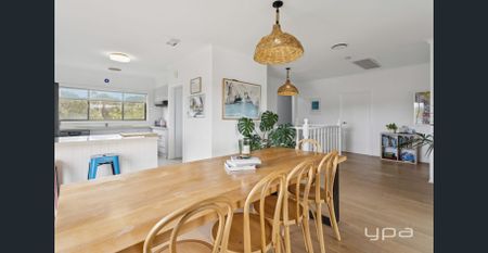 Spacious 5 bedroom Family Home in Quiet Tootgarook Location - Photo 4