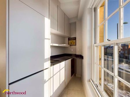 Horse Fair, Banbury, OX16 - Photo 4