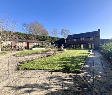 4 bedroom detached house to rent - Photo 1