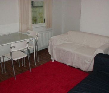 1 Bed - Victoria Street, Gillingham - Photo 3