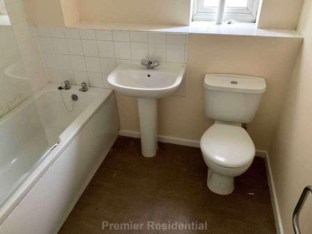 Newbridge Close, Radcliffe, M26 - Photo 3