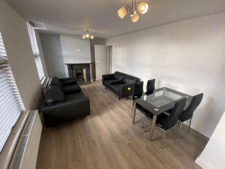 3 bedroom maisonette to rent - Photo 2