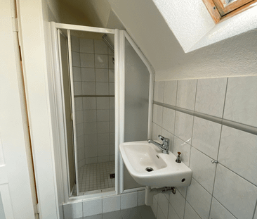 Charmante 4-Zimmer-Altbauwohnung mit Balkon und schöner Aussicht in... - Photo 2