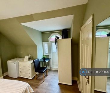 1 bedroom in a house share to rent - Photo 6