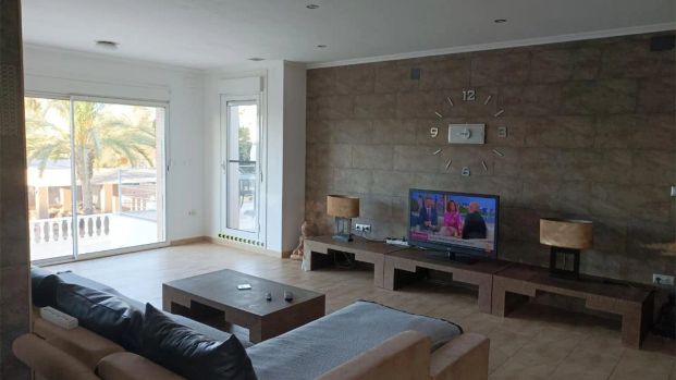 Casa o chalet de alquiler en Avenida de España, 50, Mil Palmeras - Photo 1