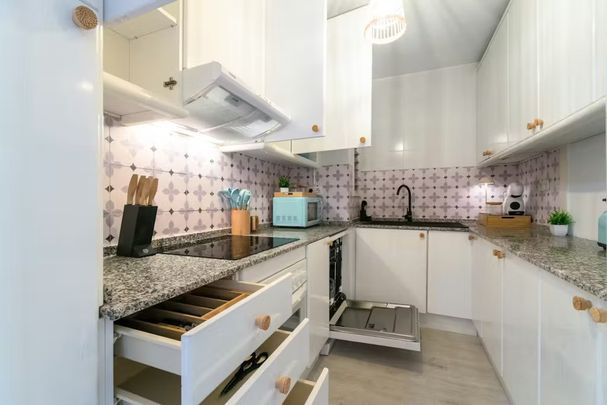 Gran Via de Carles III, Barcelona, Catalonia 08028 - Foto 1