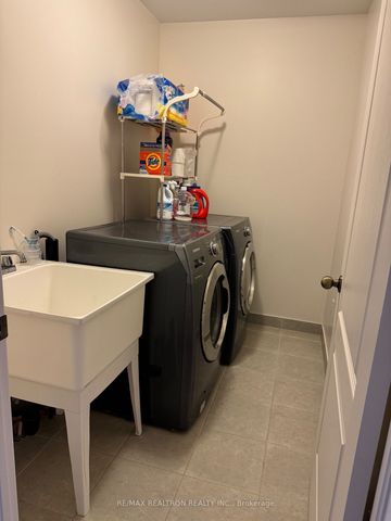 For Lease - 257 Sharon Creek Drive, East Gwillimbury, Ontario - Photo 3