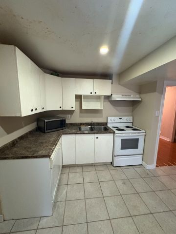 For Lease - 2 Fallstar Crescent, Brampton, Ontario - Photo 2