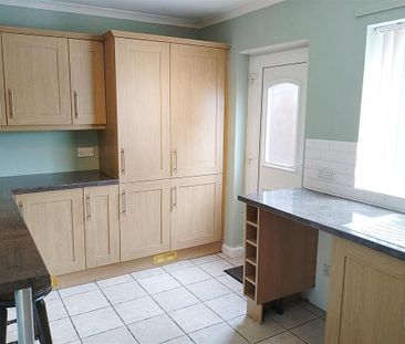 3 bedroom terraced house to rent - Photo 4