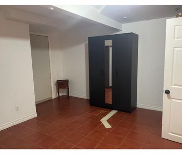 For Lease - 180 Estate Garden Drive, Richmond Hill, Ontario - Photo 5